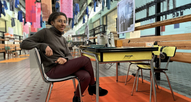 Déborah Adoh est journaliste. Elle entame une résidence de journalisme de 4 mois sur le terrtoire d'Hénin-Carvin